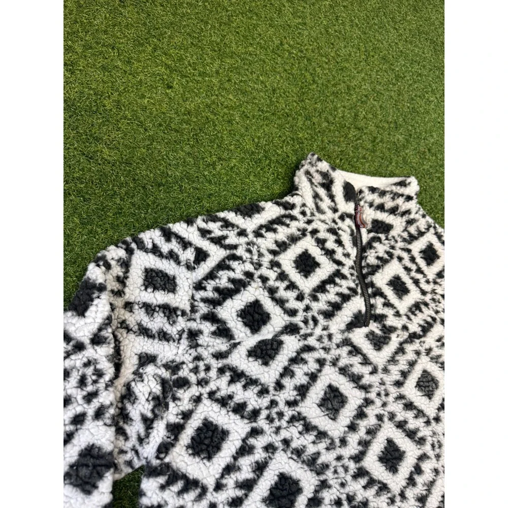 Royce Faux Fur Fleece Pullover XL Black White Geometric Quarter Zip‎ Mock Neck